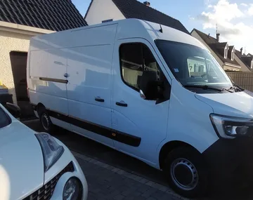 Przewoźnik Furgon Renault master w Liévin Francja